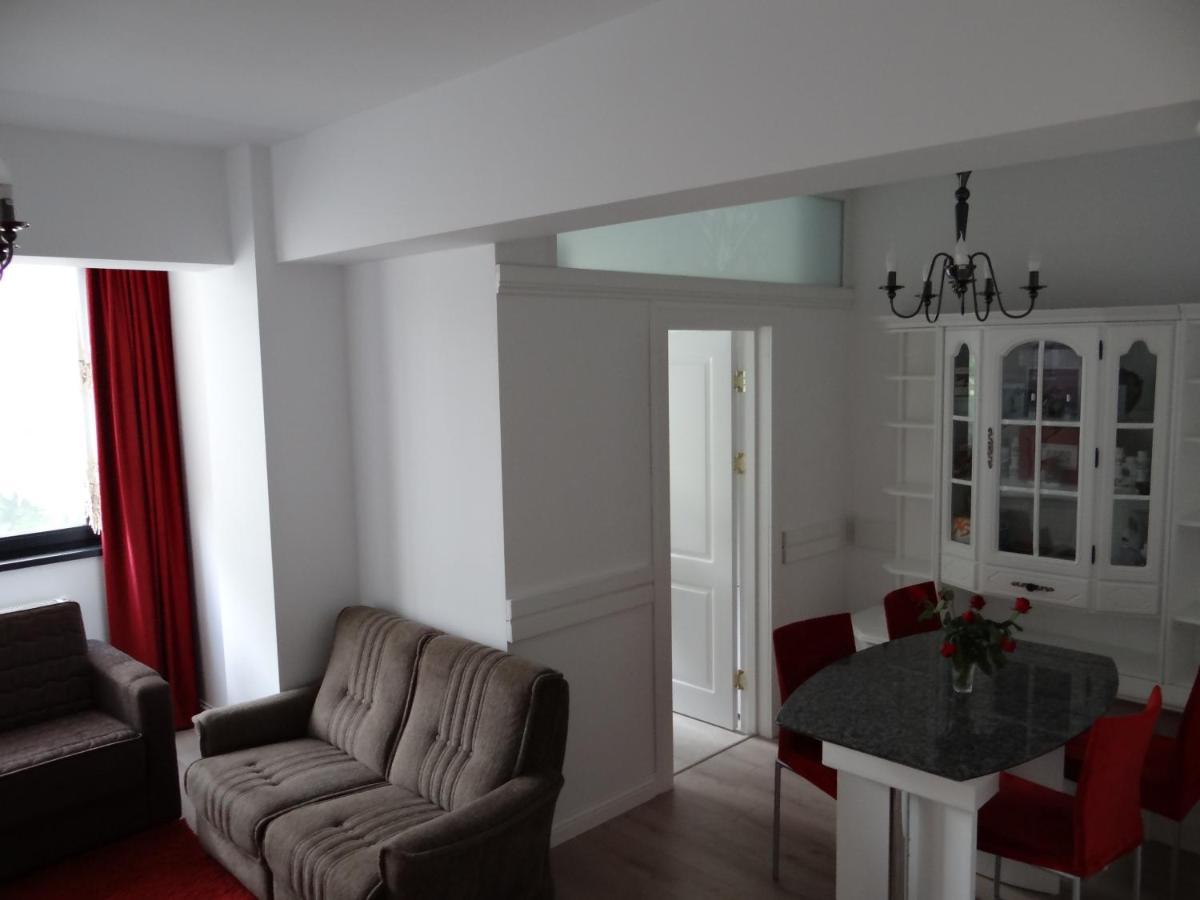 Apartament De Lux White&Red Suceava Eksteriør bilde